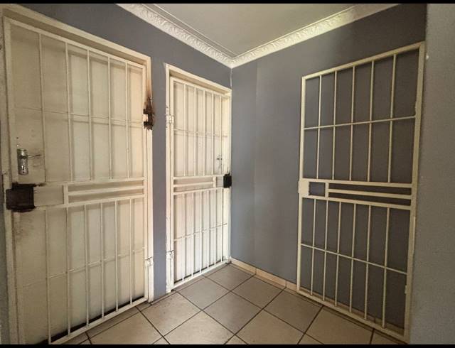 23 BEDROOM HOUSE FOR SALE IN BEDWORTH PARK